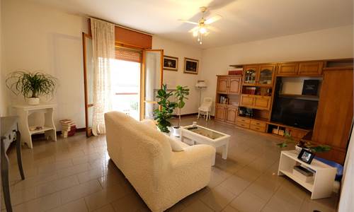 VENDESI APPARTAMENTO  ZONA OSPEDALE CARPI