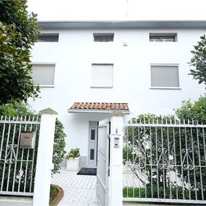Casa singola In Vendita a Carpi