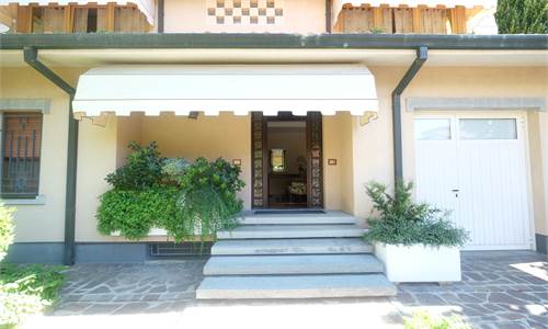 VENDESI VILLA SINGOLA IN CARPI (MO)