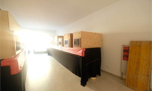 AFFITTASI NEGOZIO IN ROVERETO S/S -MO-