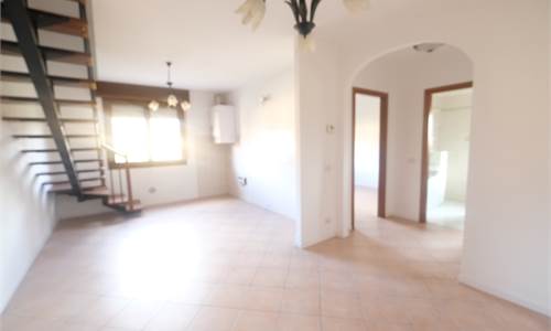 VENDESI APPARTAMENTO  DUPLEX A SOLIERA 