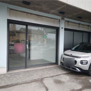 Negozio In Affitto a Carpi
