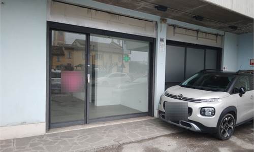 AFFITASI NEGOZIO ZONA CIBENO 