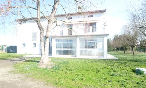 VENDESI CASA SINGOLA A NOVELLARA 
