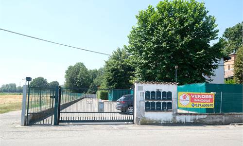 VENDESI  VILLETTA  A SCHIERA  IN MODENA ZONA  SALICETO SUL PANARO 